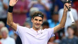 കൊറോണക്കാലത്ത് ധനസഹായം പ്രഖ്യാപിച്ച് റോജര്‍ ഫെഡര്‍, കയ്യയച്ച് സഹായിച്ച് സിന്ധവും