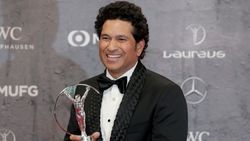 കൊവിഡ്-19: ടെസ്റ്റ് ക്രിക്കറ്റിലെ പാഠങ്ങള്‍ ഉള്‍ക്കൊള്ളാന്‍ സമയമായെന്ന് സച്ചിന്‍