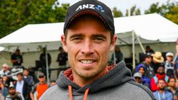 ഇവര്‍ വെറും ഏറുകാരല്ല, വേണമെങ്കില്‍ നേടും സെഞ്ച്വറി തന്നെ! കൂട്ടത്തില്‍ ഒരു ഇന്ത്യന്‍ താരവും