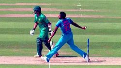 ബുംറയാവരുത്, കൊറോണ വരും! ട്രോളിയ പാക് ടീമിന് പണി കിട്ടി... ഇന്ത്യന്‍ ഫാന്‍സ് പഞ്ഞിക്കിട്ടു