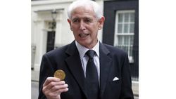 ചെല്‍സിയുടെ ഇതിഹാസം, ആരാധകരുടെ 'പൂച്ച' ഓര്‍മയായി... വിടവാങ്ങിയത് പീറ്റര്‍ ബൊണെറ്റി