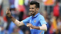 സിക്‌സര്‍ വഴങ്ങിയാലും ഔട്ടാക്കിയാലും ചിരി തന്നെ! ചഹല്‍ ഇത്ര കൂളായതെങ്ങനെ? രഹസ്യം പുറത്ത്