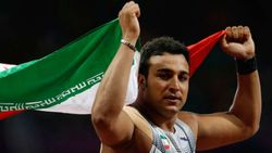 എഴുന്നേല്‍ക്കാനായില്ല, ശ്വാസമെടുക്കാനും പാടുപെട്ടു! കൊവിഡ്-19നെ 'എടുത്തെറിഞ്ഞ്' ഇറാന്‍ ഇതിഹാസം ഹദാദി