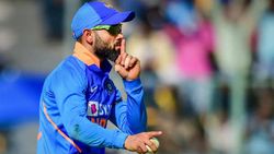 ആരേയും സ്ലെഡ്ജ് ചെയ്യും, ഒരാളൊഴികെ! ആ താരം ആര്? വെളിപ്പെടുത്തി കോലി