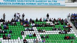 കൊറോണ ഇടവേളയ്ക്ക് ശേഷം തുര്‍ക്കിമിനിസ്ഥാനില്‍ ഫുട്‌ബോള്‍ മത്സരം; കളി കാണാന്‍ 500 കാണികളും