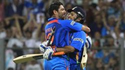 ക്യാപ്റ്റനായിരിക്കെ ടീമില്‍ ധോണിയുടെ ഫേവറിറ്റ് ആര്? വെളിപ്പെടുത്തി യുവി... ഇപ്പോള്‍ ടീമില്‍ ഇല്ല!