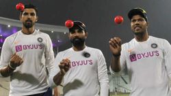 പന്തിന് തിളക്കം കൂട്ടാന്‍ വിയര്‍പ്പല്ല, ഉമിനീരാണ് ബെസ്റ്റ്... കാരണം ഇന്ത്യന്‍ ബൗളര്‍മാര്‍ പറയും