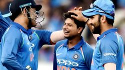 കോലിയും ധോണിയും- ഇരുവരെയും എങ്ങനെ വിശേഷിപ്പിക്കാം? കുല്‍ദീപ് യാദവ് പറയുന്നു