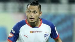 ഏറ്റവും വിലപിടിപ്പുള്ള ഇന്ത്യന്‍ പ്രതിരോധ താരമായി നിഷു ബ്ലാസ്‌റ്റേഴ്‌സില്‍