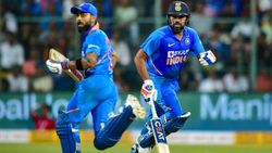 Kohli vs Rohit: നിശ്ചിത ഓവര്‍ ക്രിക്കറ്റിലെ മികച്ച ബാറ്റ്‌സ്മാന്‍ ആര്? തിരഞ്ഞെടുത്ത് വിദഗ്ധര്‍