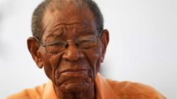 കരീബിയന്‍ ക്രിക്കറ്റിന്റെ സ്ഥാപകപിതാവ് വീക്‌സ് വിടവാങ്ങി, ത്രീ 'ഡബ്ല്യു'സിലെ അവസാനത്തെയംഗം