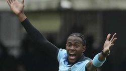 വംശീയാധിക്ഷേപം: കീബോര്‍ഡ് പോരാളികള്‍ ഇനി ഭയക്കും! 12 കാരന്റെ അറസ്റ്റിനെക്കുറിച്ച് ആര്‍ച്ചര്‍