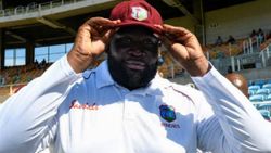 ഭാരം 140 കിഗ്രാം! ലോകത്തിലെ ഭാരമേറിയ ക്രിക്കറ്റര്‍- സൂപ്പര്‍ ക്യാച്ചിലൂടെ കൈയടി നേടി കോണ്‍വാള്‍