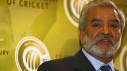 ഇന്ത്യയുമായി പരമ്പര കളിക്കാന്‍ പാകിസ്താന്‍ തയ്യാര്‍, അതിനായി പിറകെ നടക്കില്ല; പിസിബി ചെയര്‍മാന്‍