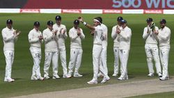 വിന്‍ഡീസിനെ തുരത്തിയ ഇംഗ്ലണ്ട് ഇനി പാക് പടയ്‌ക്കെതിരേ, ആദ്യ ടെസ്റ്റിനുള്ള ടീം പ്രഖ്യാപിച്ചു