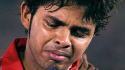 ഐപിഎല്ലിനെ പിടിച്ചുകുലുക്കിയ വിവാദങ്ങള്‍- ശ്രീശാന്ത് മുതല്‍ ഷാരൂഖ് വരെ, ശ്രീ രണ്ടു തവണ പെട്ടു!