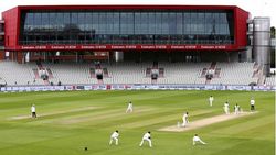 വില്ലനായി മഴ,ഇംഗ്ലണ്ട്-വെസ്റ്റ് ഇന്‍ഡീസ് ടെസ്റ്റിന്റെ മൂന്നാം ദിനം തടസപ്പെടുന്നു