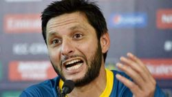 ലോകത്തിലെ എക്കാലത്തെയും മികച്ച സ്പന്നര്‍ മുരളിയോ, വോണോ അല്ല! അഫ്രീഡി പറയുന്നു