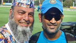 'ഇനി മൈതാനത്തിലേക്ക് ഇല്ല'; ധോണിക്കൊപ്പം വിരമിക്കല്‍ പ്രഖ്യാപിച്ച് പാക് ആരാധകനും