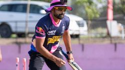 IPL 2020: പൂരം തുടങ്ങും മുമ്പ് ആദ്യ തിരിച്ചടി, രാജസ്ഥാന്‍ ഫീല്‍ഡിങ് കോച്ചിന് കൊവിഡ്!