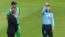 മൂന്നാം ഏകദിനം: ടോസ് നേടിയ അയര്‍ലന്‍ഡ് ഇംഗ്ലണ്ടിനെ ബാറ്റിങ്ങിനയച്ചു