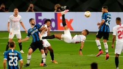 യൂറോപ്പാ ലീഗ്: ലുക്കാക്കുവിന്റെ സെല്‍ഫ് ഗോള്‍ ചതിച്ചു, ഇന്ററിനെ തകര്‍ത്ത് സെവിയ്യ ചാംപ്യന്മാര്‍