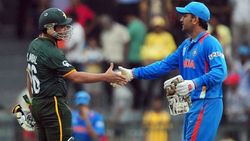 പാകിസ്താന്‍ ടീമിന് വേണ്ടത് ധോണിയെപ്പോലൊരു നായകനെ: കമ്രാന്‍ അക്മല്‍