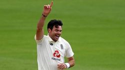 ആന്‍ഡേഴ്‌സണ് അഞ്ച് വിക്കറ്റ്, പാകിസ്താന്‍ 273ന് പുറത്ത്; ഇംഗ്ലണ്ടിന് കൂറ്റന്‍ ലീഡ്