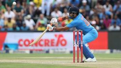 സുരേഷ് റെയ്‌ന: കരിയര്‍, ജീവിതം, അംഗീകാരങ്ങള്‍ — അറിയേണ്ടതെല്ലാം