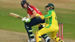 ബട്‌ലര്‍ ഷോ- 54 പന്തില്‍ 77*, മൂന്നു ക്യാച്ച്; ഓസീസിനെ തുരത്തി ഇംഗ്ലണ്ടിന് ടി20 പരമ്പര