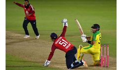 ഇംഗ്ലണ്ടിന്റെ തൂത്തുവാരല്‍ നടന്നില്ല, ആശ്വാസ ജയവുമായി ഓസ്‌ട്രേലിയ ഒന്നാം റാങ്ക് തിരിച്ചുവാങ്ങി