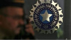 IPL 2020: മുഴുവന്‍ ആളുകള്‍ക്കും കോണ്ടാക്ട് ട്രേസിങ് ബാഡ്ജ്, സുരക്ഷ ശക്തമാക്കി ബിസിസിഐ