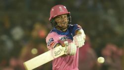 IPL 2022: ബട്‌ലര്‍ ഷോ, ബേസില്‍ തമ്പി 'എയറില്‍', വന്‍ നാണക്കേട്