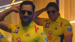 IPL 2020: സിഎസ്‌കെ ജഴ്‌സിയില്‍ നൃത്തം ചെയ്ത് ധോണിയും വാട്‌സണും മുരളിയും- വീഡിയോ