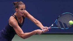 യുഎസ് ഓപ്പണ്‍: ടോപ് സീഡ് കരോളിന പ്ലിസ്‌കോവ പുറത്ത്, പുരുഷ സൂപ്പര്‍ താരങ്ങള്‍ മുന്നോട്ട്