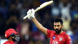 ഐപിഎല്‍: അതിവേഗ നേട്ടവുമായി രാഹുല്‍, 2000 ക്ലബില്‍, ആ ഇന്ത്യന്‍ ഇതിഹാസ താരത്തെ മറികടന്നു!!