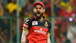 ഐപിഎല്‍: ഈ സീസണില്‍ കോലി 500 റണ്‍സടിക്കും, പരാജയപ്പെട്ടത് നോക്കേണ്ടെന്ന് ഇന്ത്യന്‍ ഇതിഹാസ താരം!!