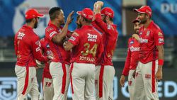 IPL 2020: സൂപ്പര്‍ ഓവര്‍ 'ബേബി' ഓവറാക്കി, മായങ്ക് എവിടെ? പഞ്ചാബിനെതിരേ ചോപ്ര