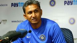 IPL 2020: എം എസ് ധോണിക്ക് മുന്നിലുള്ള പ്രധാന വെല്ലുവിളിയെന്ത്? ചൂണ്ടിക്കാട്ടി സഞ്ജയ് ബംഗാര്‍