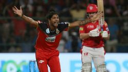 ഐപിഎല്‍: സ്വര്‍ണത്തേക്കാള്‍ വില നല്‍കേണ്ടി വരുന്ന ഓവര്‍, ഉമേഷിനെ പരിഹസിച്ച് മുന്‍ ഇന്ത്യന്‍ താരം!!