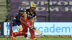 IPL 2020: 'മലയാളി പൊളിയാഡാ'- ഓറഞ്ച് ക്യാപ് പോരാട്ടത്തില്‍ ആദ്യ അഞ്ചിലേക്ക് ഉയര്‍ന്ന് ദേവ്ദത്ത്