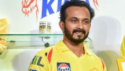 IPL 2020: 59 പന്തുകള്‍ നേരിട്ടു, ഒരു സിക്‌സര്‍ പോലുമില്ല! നാണക്കേടിന്റെ പുതിയ റെക്കോര്‍ഡിട്ട് ജാദവ്