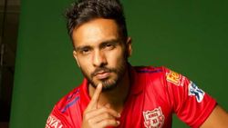 IPL 2020: അച്ഛന്റെ മരണം, പിന്നാലെ ഓപ്പണ്‍ ചെയ്യാനിറങ്ങി- മനംകവര്‍ന്ന് മന്‍ദീപ്