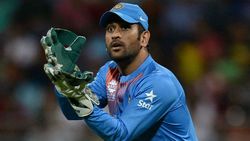 ധോണി ശരിക്കും ക്യാപ്റ്റന്‍ കൂളാണോ? അമ്പയര്‍മാര്‍ക്കെതിരെ ചൂടായത് 5 തവണ, ഐപിഎല്ലില്‍ മാത്രമല്ല!!