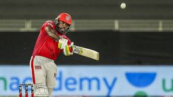 IPL 2020: സൂപ്പര്‍ ഓവര്‍ വന്നപ്പോള്‍ ദേഷ്യമാണ് വന്നത്, കളിയിലെ താരം അവന്‍ തന്നെയെന്ന് ഗെയില്‍!!