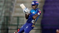 IPL 2020: ഒരോവറില്‍ മൂന്നു ബൗണ്ടറി- കണ്ണുരുട്ടി കോലി, യാദവിന്റെ മാസ് മറുപടി