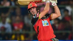 IPL 2020: ആര്‍സിബിയുടെ ക്യാപ്റ്റന്‍ സ്ഥാനം കോലി ഒഴിഞ്ഞാല്‍ പകരമാര്? സാധ്യത മൂന്ന് പേര്‍ക്ക്