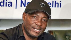 IPL 2020: ആര്‍സിബിയില്‍ പോസിറ്റീവായ കാര്യങ്ങളുണ്ട്, അവരെ കൂടുതലായി ആശ്രയിക്കരുതെന്ന് ലാറ!!