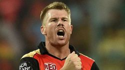 IPL 2020: ഈ വര്‍ഷം ഐപിഎല്‍ കിരീടം നേടിയാല്‍ സര്‍പ്രൈസ് സമ്മാനം, ആരാധകര്‍ക്ക് വാര്‍ണറുടെ ഉറപ്പ്!!