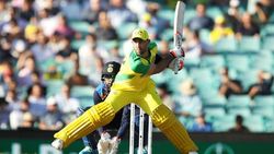 'ബാറ്റ് ചെയ്യുമ്പോള്‍ രാഹുലിനോട് ഞാന്‍ മാപ്പ് ചോദിച്ചു' ട്രോളുകളോട് പ്രതികരിച്ച് മാക്‌സ്‌വെല്‍